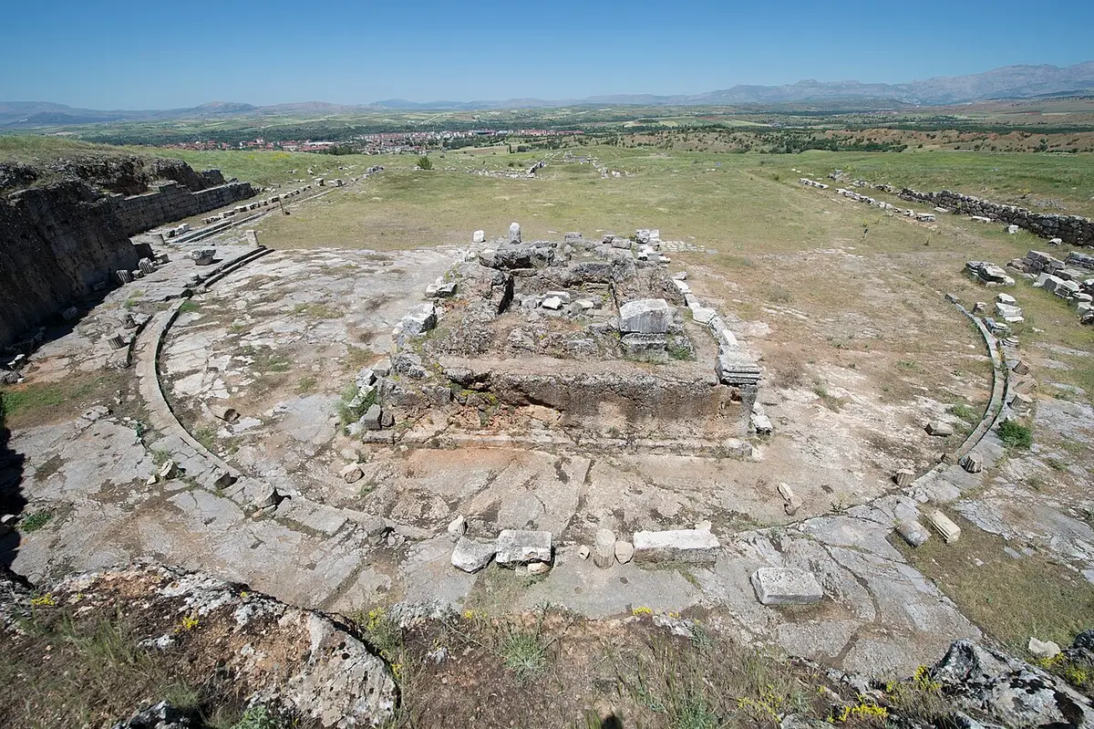Antiokheia Augustus Tapınağı