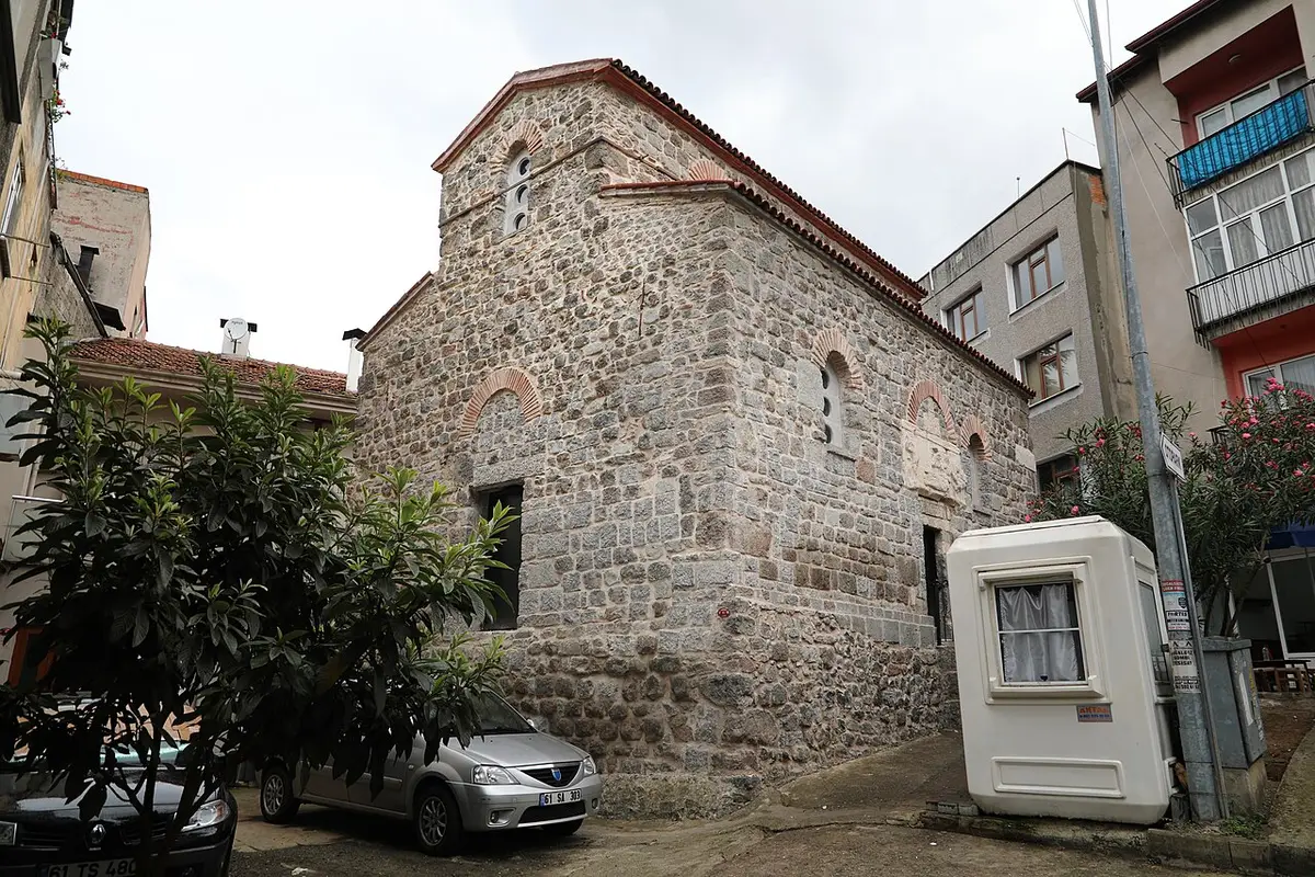 Küçük Ayvasıl Kilisesi