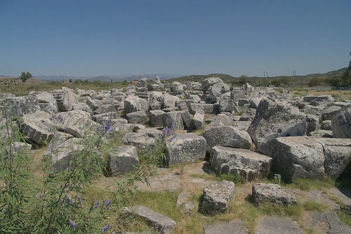 Magnesia ad Maeandrum Artemis Tapınağı
