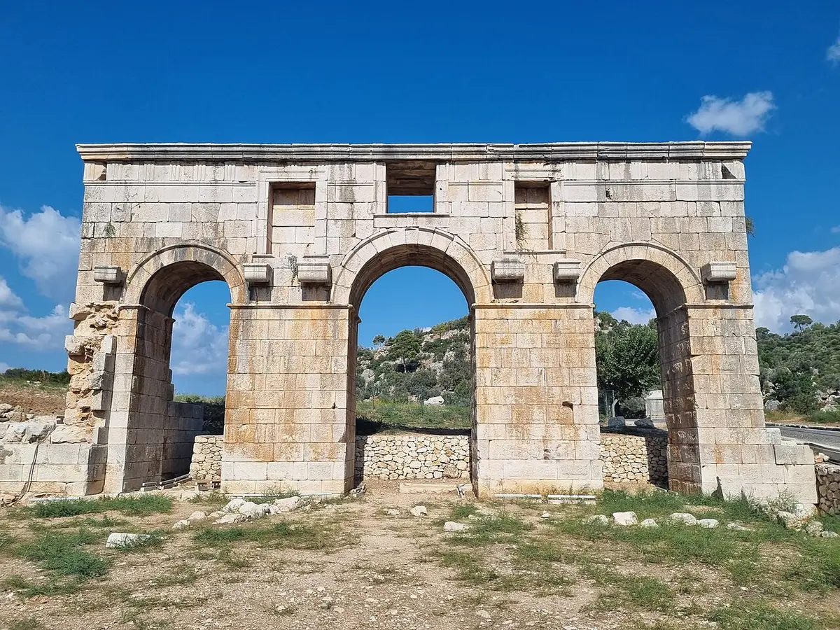 Mettius Modestus takı