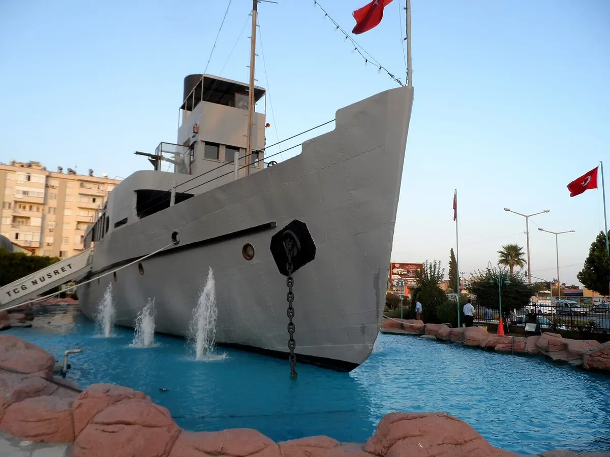 Nusret Mayın Gemisi Kültür Parkı