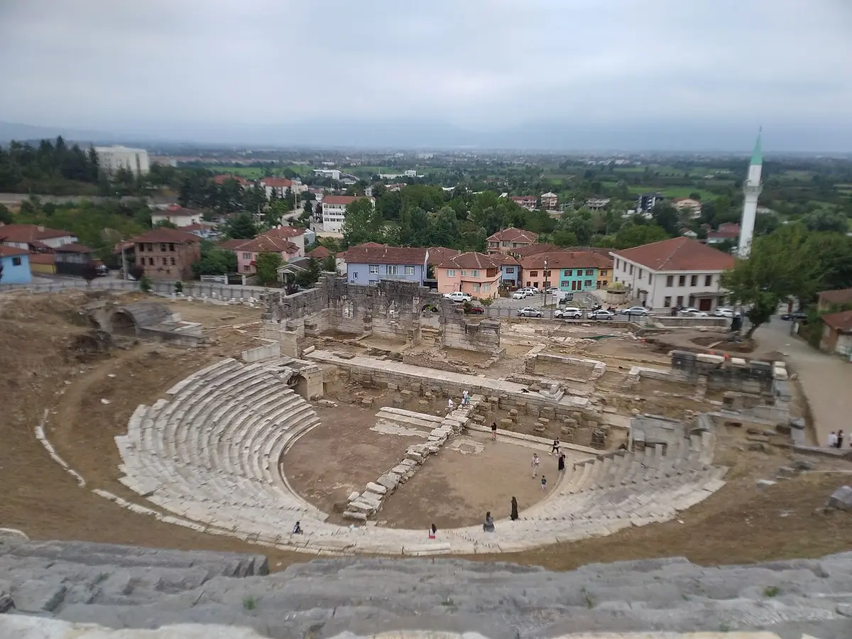 Prusias Ad Hypium Antik Tiyatrosu