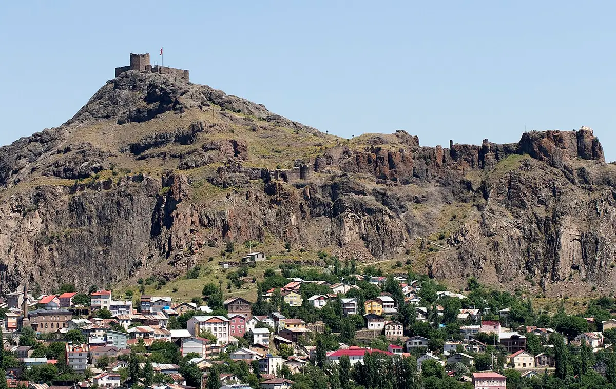 Şebinkarahisar Kalesi