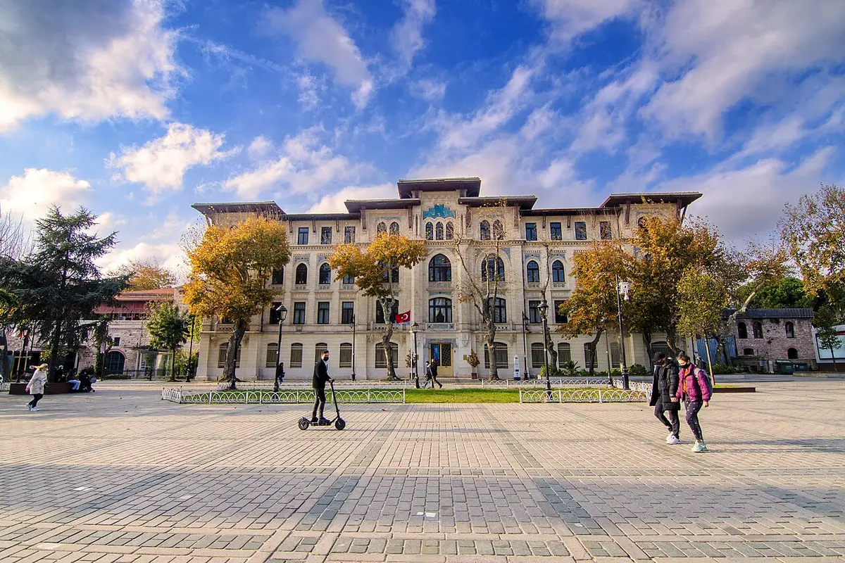 Tapu ve Kadastro Binası